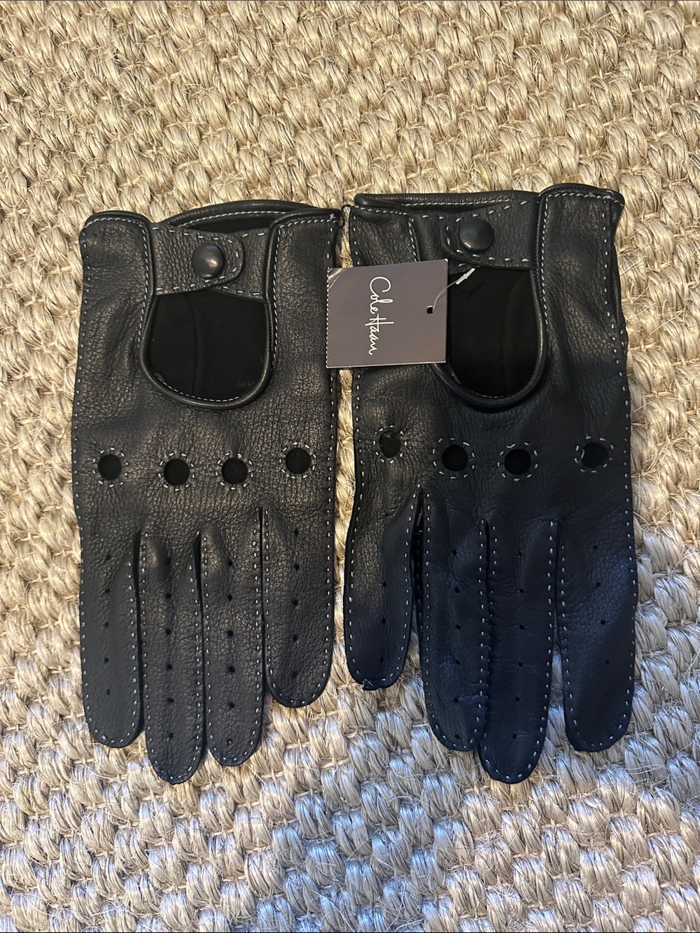 Cole Haan Black Men’s Leather Driving Gloves with Snap Closure